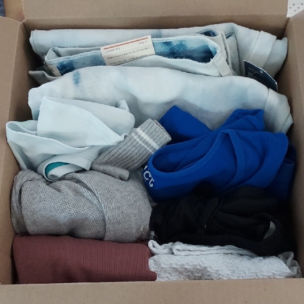 Clothes Box (7 Pieces, Ranges In All Sizes)